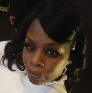 Meet your Posher, Larae